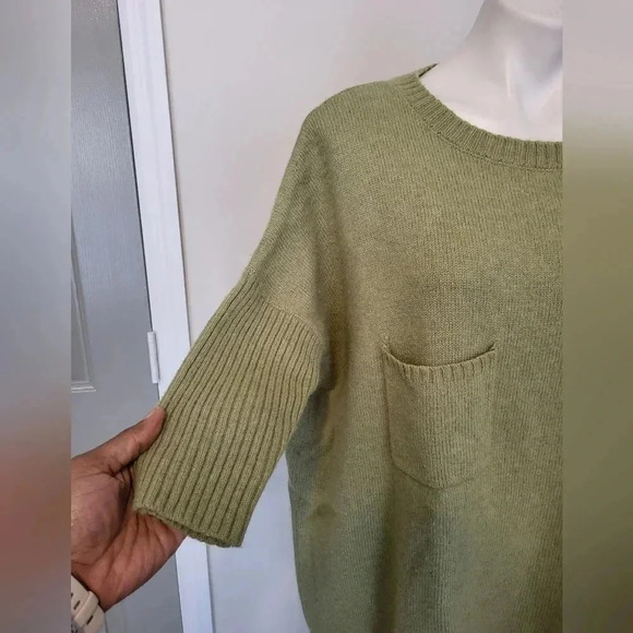 Sundance Wool Blend Oversized 3/4 Sleeve Sweater(S) - Picture 6 of 7